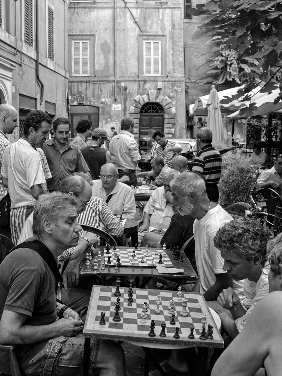 Roma, 2006: Torneo di scacchi a Piazza del Fico. - Rome, 2006: Chess game at Piazza del Fico